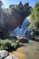 Wasserfall im Wald