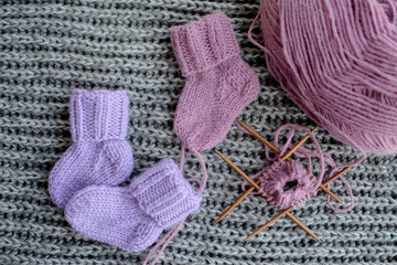 Pink vintgae baby girl socks, made of woolen yarn