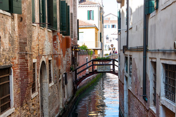 Fototapeta na wymiar Tourists in Venice - Italy. Spring sunny time.