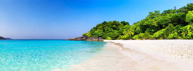 Beautiful beach and blue sky in Similan islands. - obrazy, fototapety, plakaty