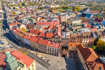 Lublin - Brama Krakowska i stare miasto widziane z powietrza.  Turystyczna część Lublina z lotu ptaka.