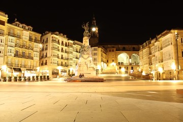 Plaza Virgen Blanca Por Noche