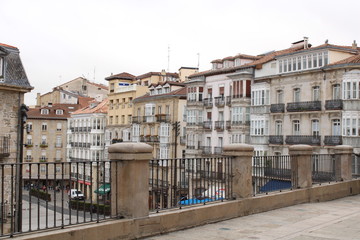 Fototapeta na wymiar balcones en Vitoria-Gasteiz