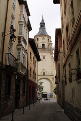 Fototapeta na wymiar torre de la catedral de Santa María en Vitoria-Gasteiz