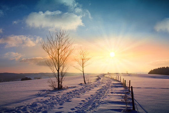 Welche Punkte es vor dem Kauf die Winterlandschaften gemälde zu untersuchen gilt
