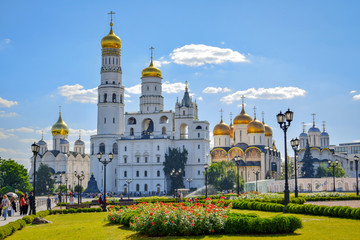 Fototapeta na wymiar Orthodox Cathedrals of the Moscow Kremlin