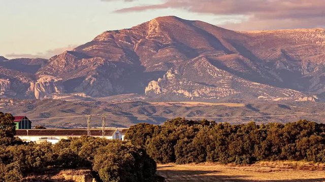 Sunset in mountains / Atardecer en las monta&ntilde;as