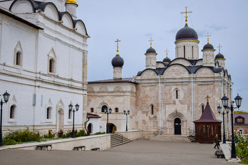 Fototapeta na wymiar Vladychny Orthodox Monastery building in Serpukhov city