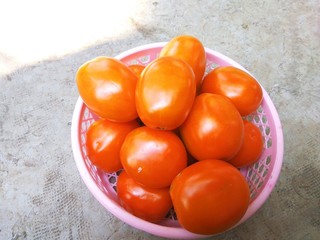 tomatoes in a bowl