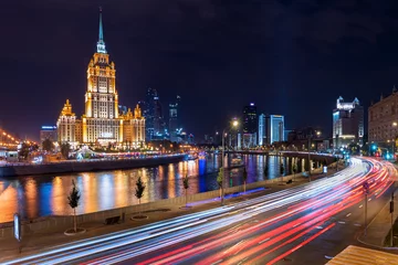 Fotobehang nacht uitzicht op het kremlin en moskou rusland © Nina