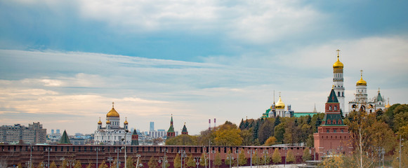 Fototapeta na wymiar Autumn in Moscow, panorama of kremlin
