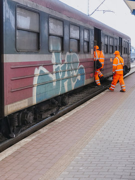 Men boarding train