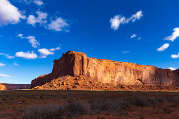 Fototapeta na wymiar Monument Valley on a sunny day