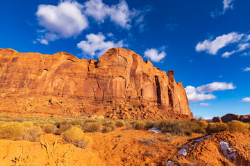 Obraz premium Monument Valley on a sunny day