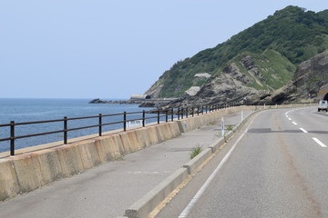 海辺の道路