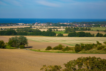 Fototapeta na wymiar 夏の北ドイツの海岸（Leuchtturm　Bukがある地点から見た景色）