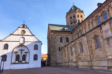 Fototapeta na wymiar Der Dom St. Peter in Osnabrück, Niedersachsen