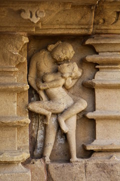 khajuraho mithunas