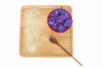 thai jasmine rice on wooden tray