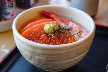 海鮮丼・いくら・サーモン・甘えび