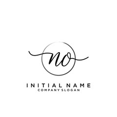 Naklejka premium NO Initial handwriting logo with circle template