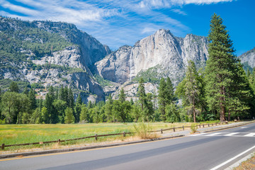 Fototapeta premium Typical view of the Yosemite National Park.