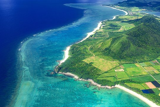 沖縄県・石垣市 空から眺めた石垣島の風景