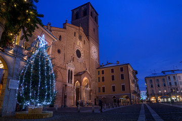 Duomo di Lodi di notte