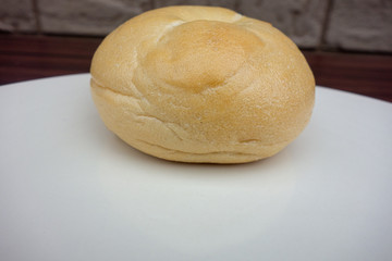 皿の上のベーグル