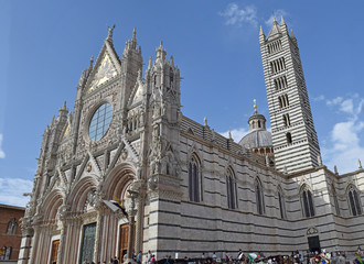 Fototapeta na wymiar Catedral de Siena en Siena Florencia Italia