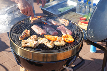 Cooking meat in an open roasting pan