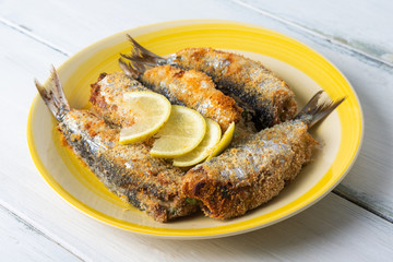 Piatto di sardine ripiene e fritte, Cucina Mediterranea