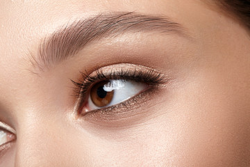 Fototapeta premium young girl close up eye brown eye