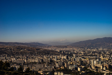 Obraz premium Panoramic view of Tbilisi's downtown
