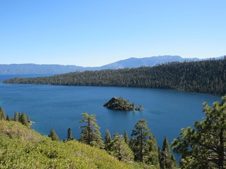 Fototapeta na wymiar Beautiful Peaceful Serene Day in Emerald Bay in Lake Tahoe
