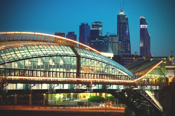 Naklejka premium część mostu i wież Moskwy