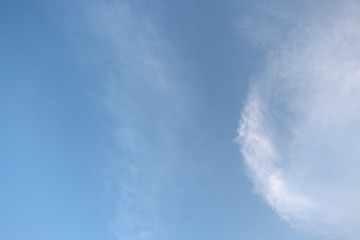 Obraz premium The white clouds have strange shapes.blue sky