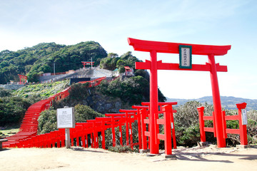 元乃隅稲成神社（100m以上並ぶ赤い鳥居）大鳥居、山口県、長門市