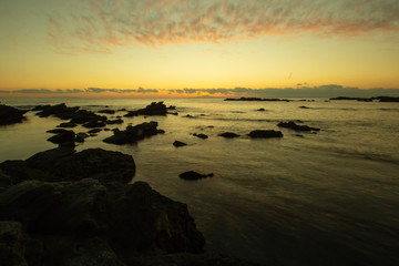 Naklejka premium Japanese rocky sunset