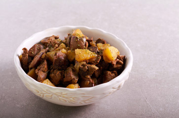 Chicken liver with apple