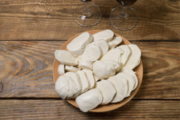 mozzarella cheese with wine and - 297059001