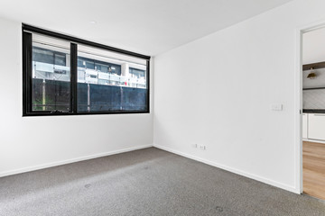 Empty and unfurnished brand new apartment