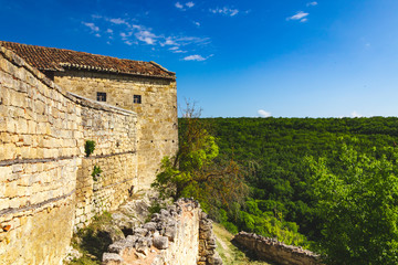 Obraz premium Historical building on a mountain in forest in Russia
