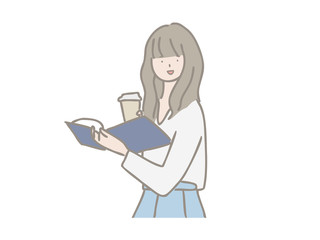書類とコーヒーを持っている女性