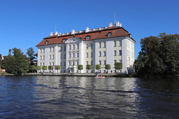 Schloss Köpenick in Berlin Köpenick von der Wasserseite