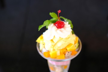 ice cream with cream and fruits