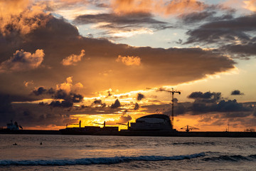 Naklejka premium sunset around the Matosinhos cruise terminal