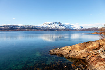 Fototapeta na wymiar Majestätische Landschaft am Ofotfjord im Norden Norwegens