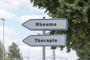 Fototapeta premium Rheuma und Therapie Wegweiser