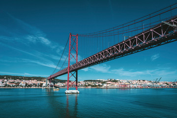 Fototapeta na wymiar Lisboa Ponte 25 de Abril